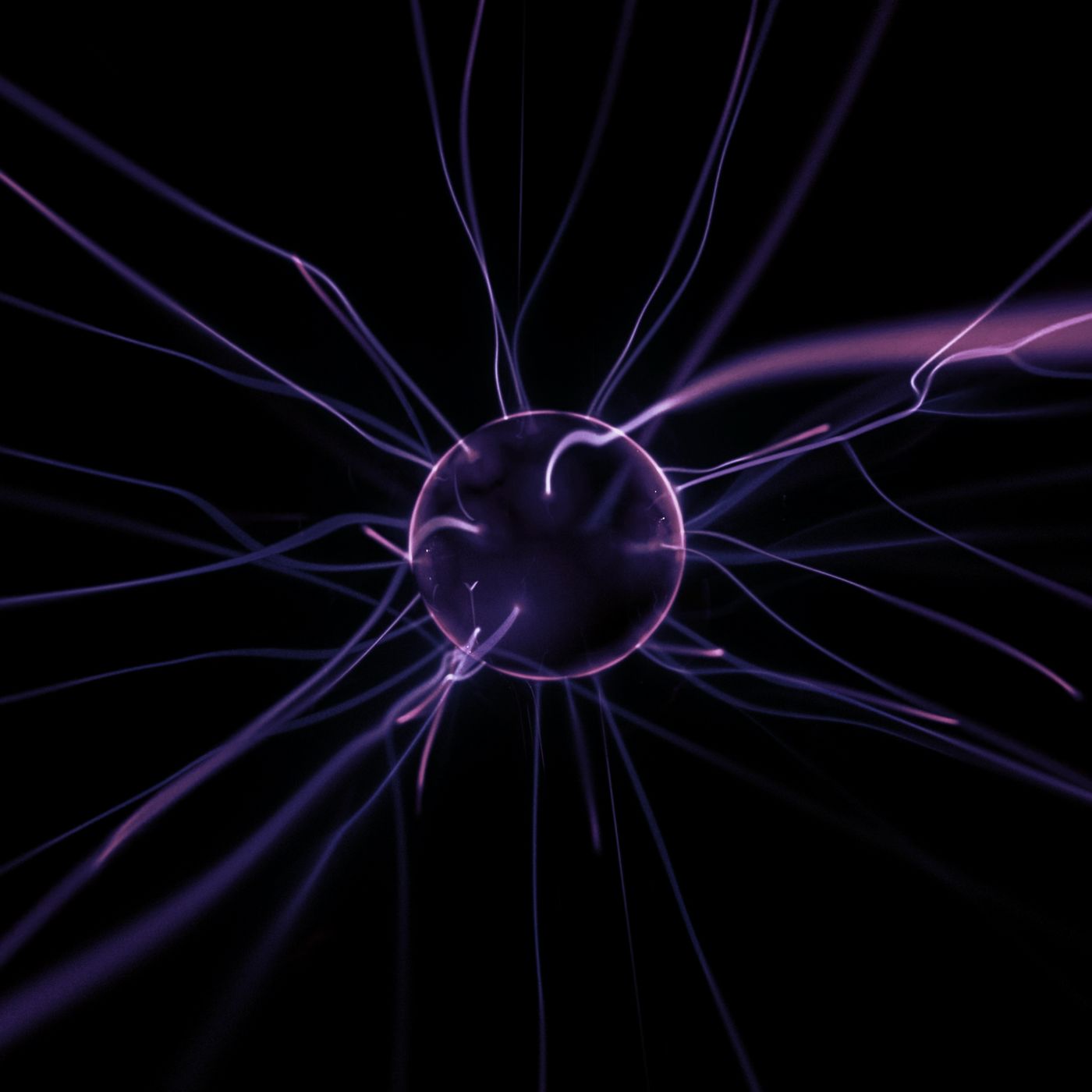 Plasma filaments in a gas discharge